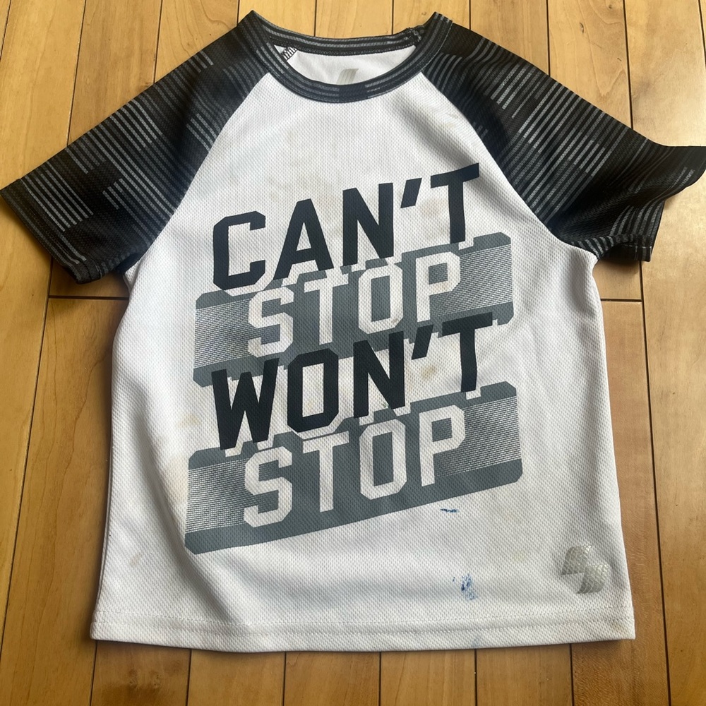 Boys tee XS 4